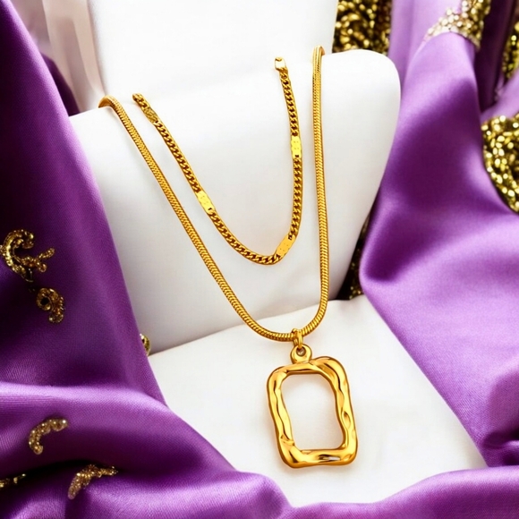 🆕️Layered 18K Gold-Plated Necklace Set with Chic Rectangle Pendant ✨ - Picture 6 of 14